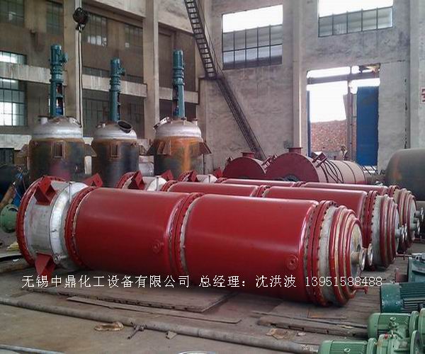 如何正確選購(gòu)離心式刮板薄膜蒸發(fā)器？中鼎化工告訴您技巧。